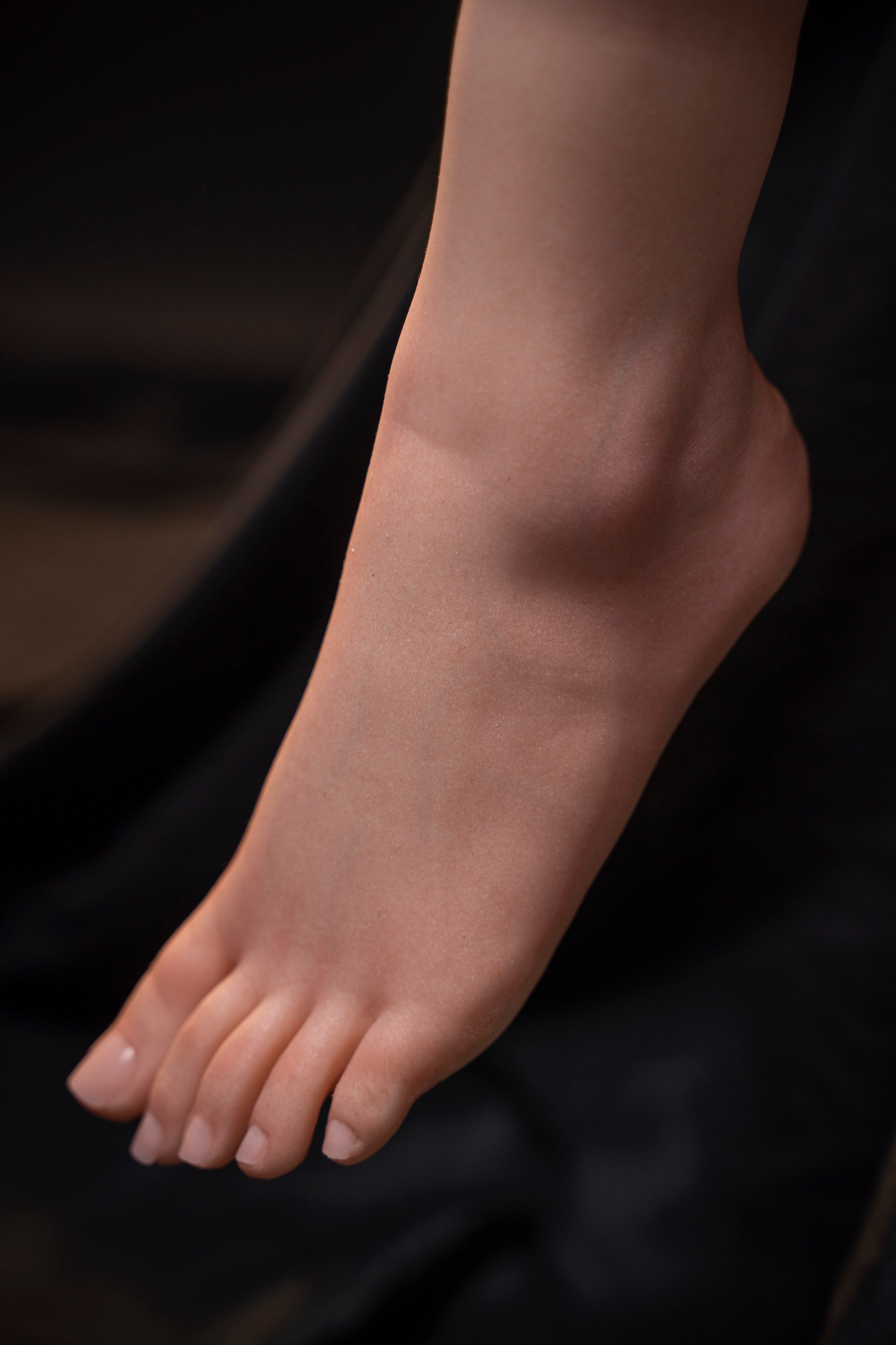【Aika】  Bambola realistica in silicone integrale, non gonfiabile, per uomo. Versione femminile a grandezza naturale, utilizzabile come compagna e giocattolo per adulti.
